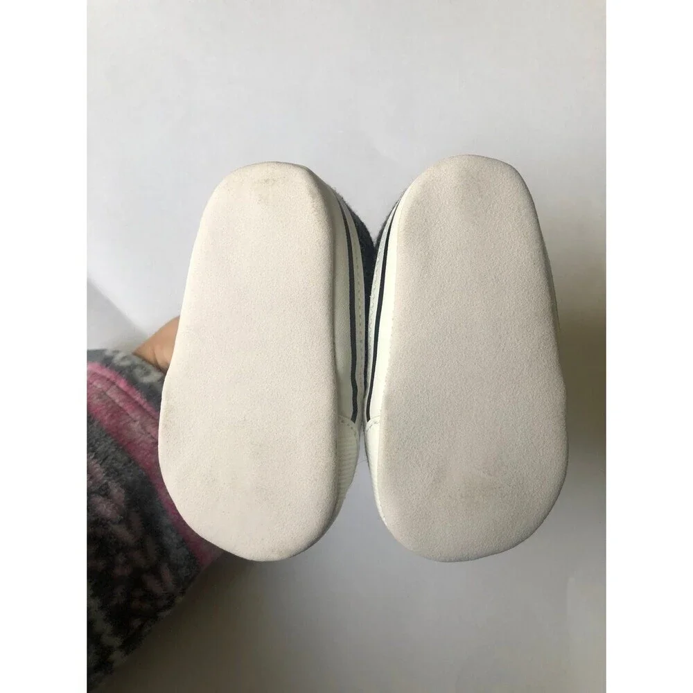 Carter's Infant baby crib Shoes 0-3